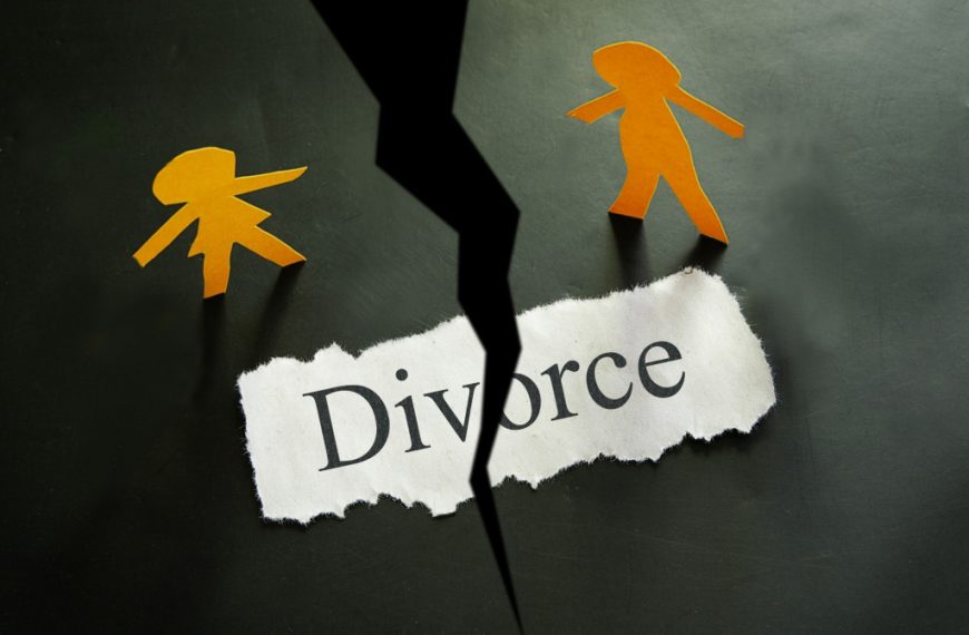 divorce divided into 2 with paper persons